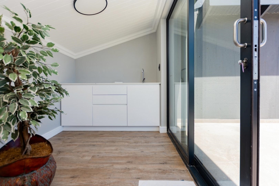 3 Bedroom Property for Sale in Calypso Beach Western Cape